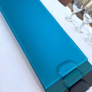 photo de plat à cakes de couleur